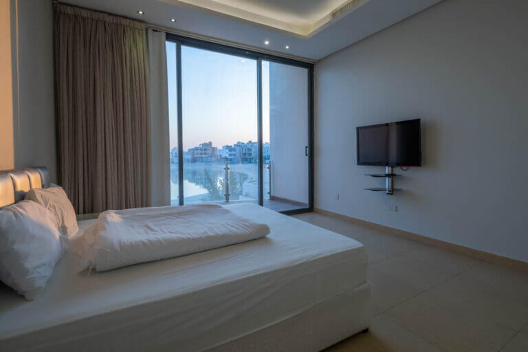 _LTN5144-HDR